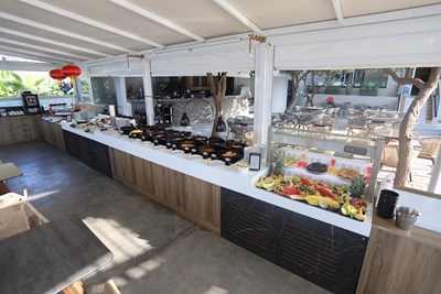 Restaurant & Bar